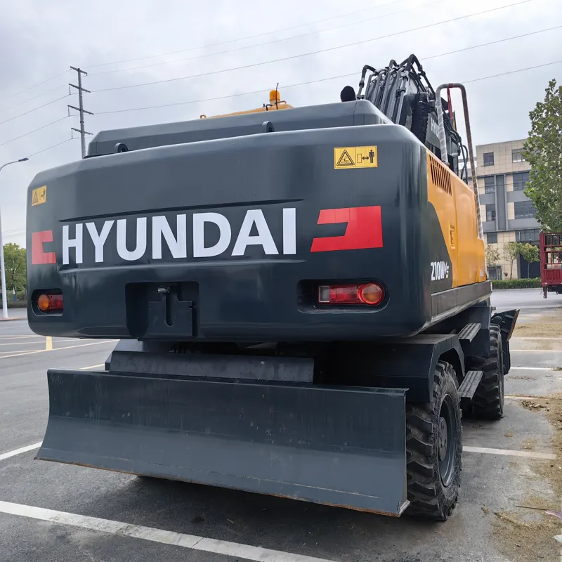 Used 现代210轮式 excavator