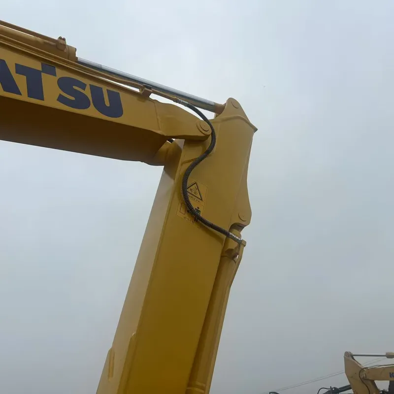 二手小松130-7挖掘机