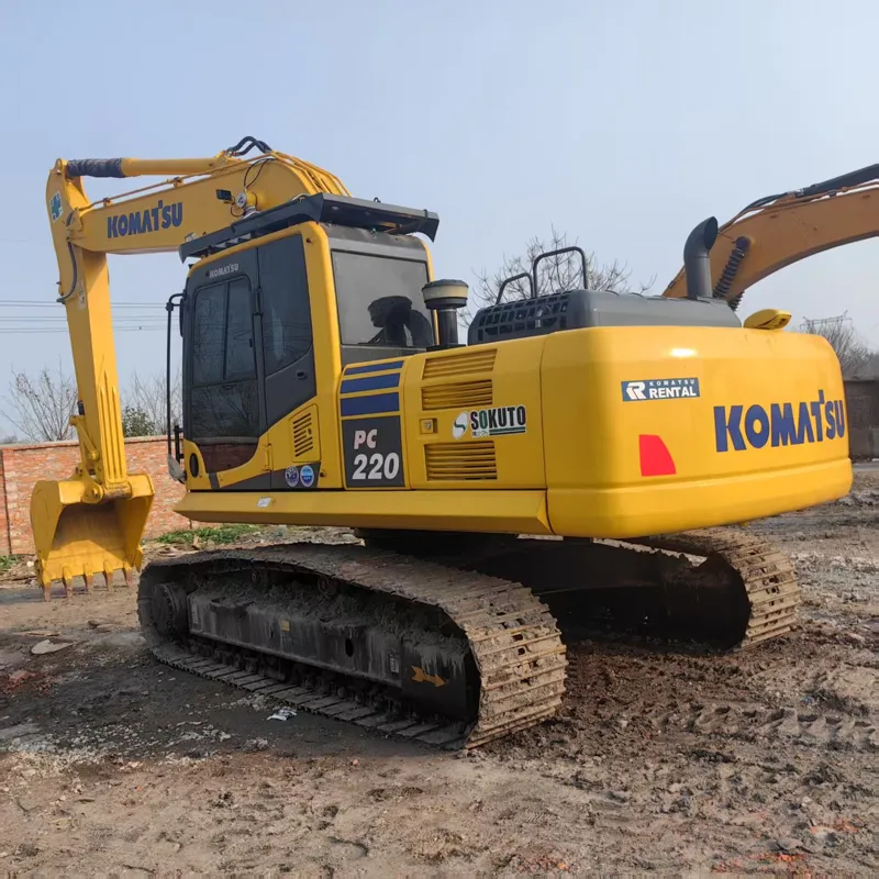 二手小松220-8挖掘机