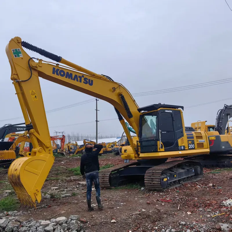 二手小松200挖掘机
