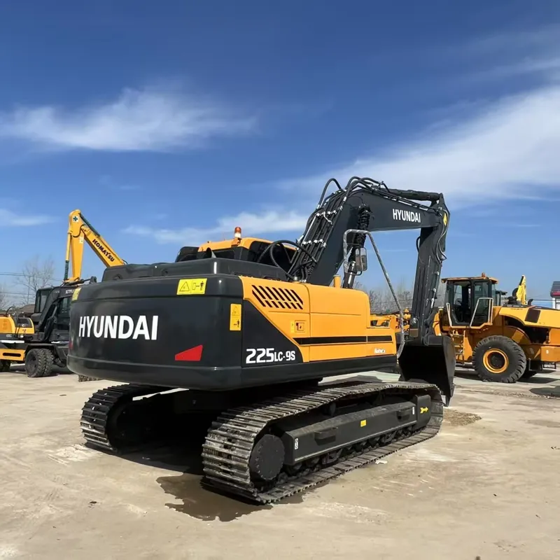 二手现代225LC-9挖掘机
