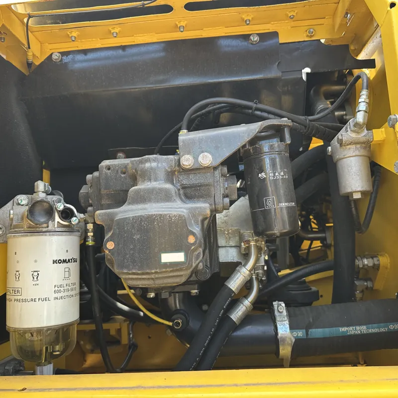 二手komatsu 240-8挖掘机