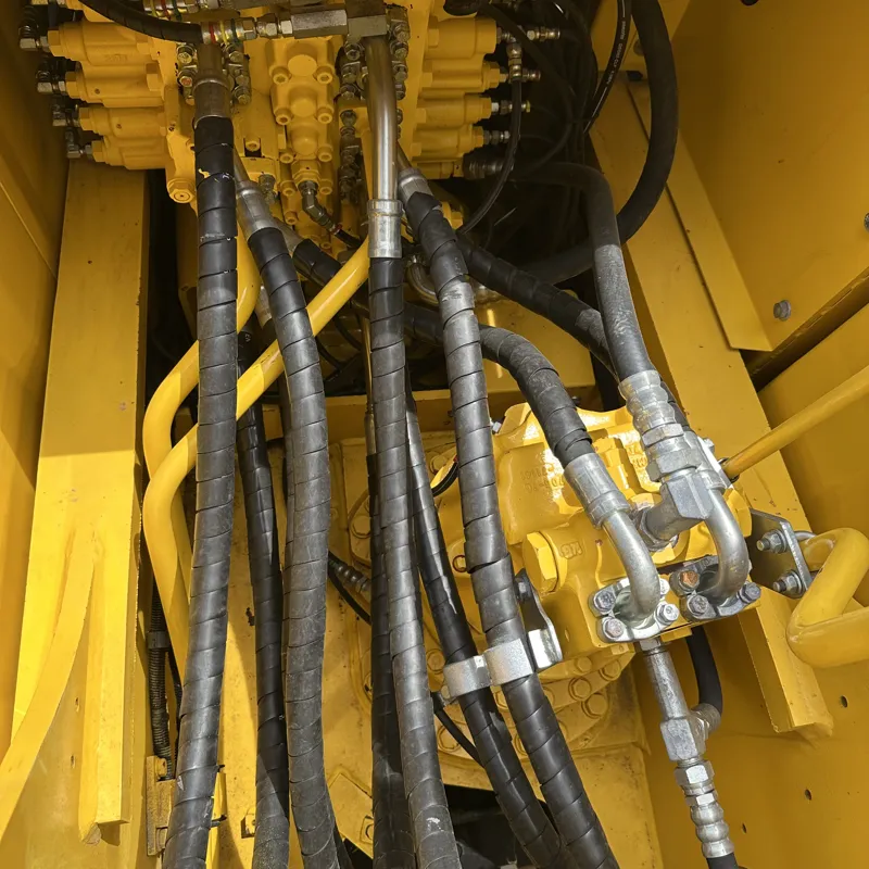 二手komatsu 240-8挖掘机