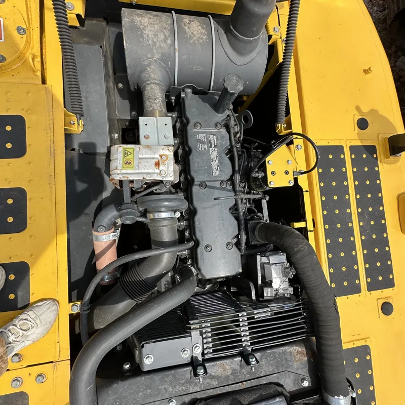 二手komatsu 240-8挖掘机