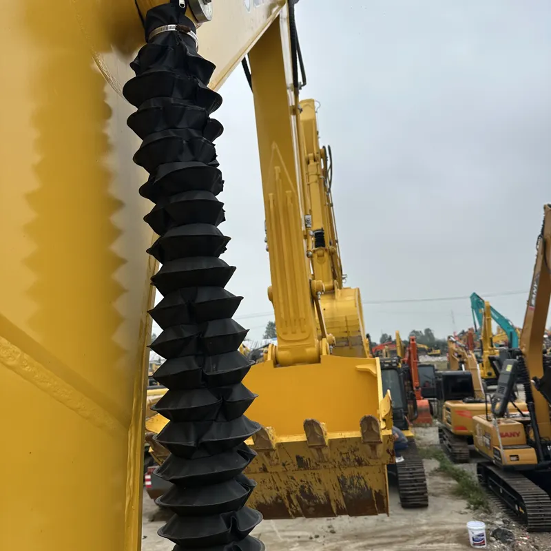 二手小松220-8挖掘机