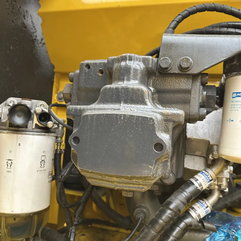 二手小松200-8挖掘机