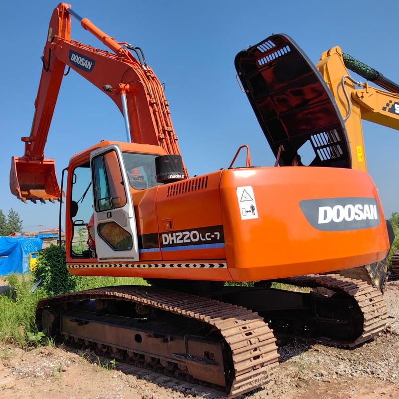 Used 斗山DH220LC-7 excavator