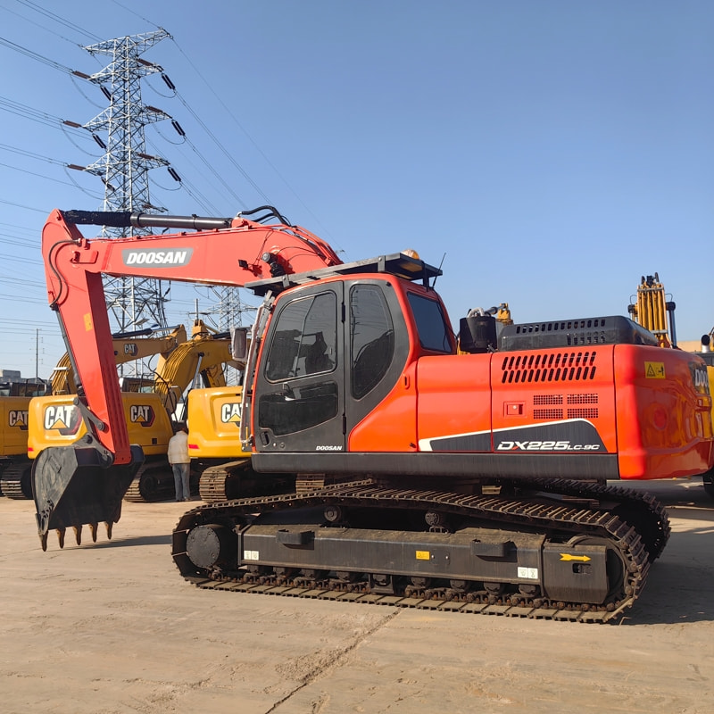 Used 斗山DX225 excavator
