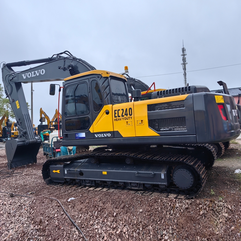 Used 沃尔沃240 excavator